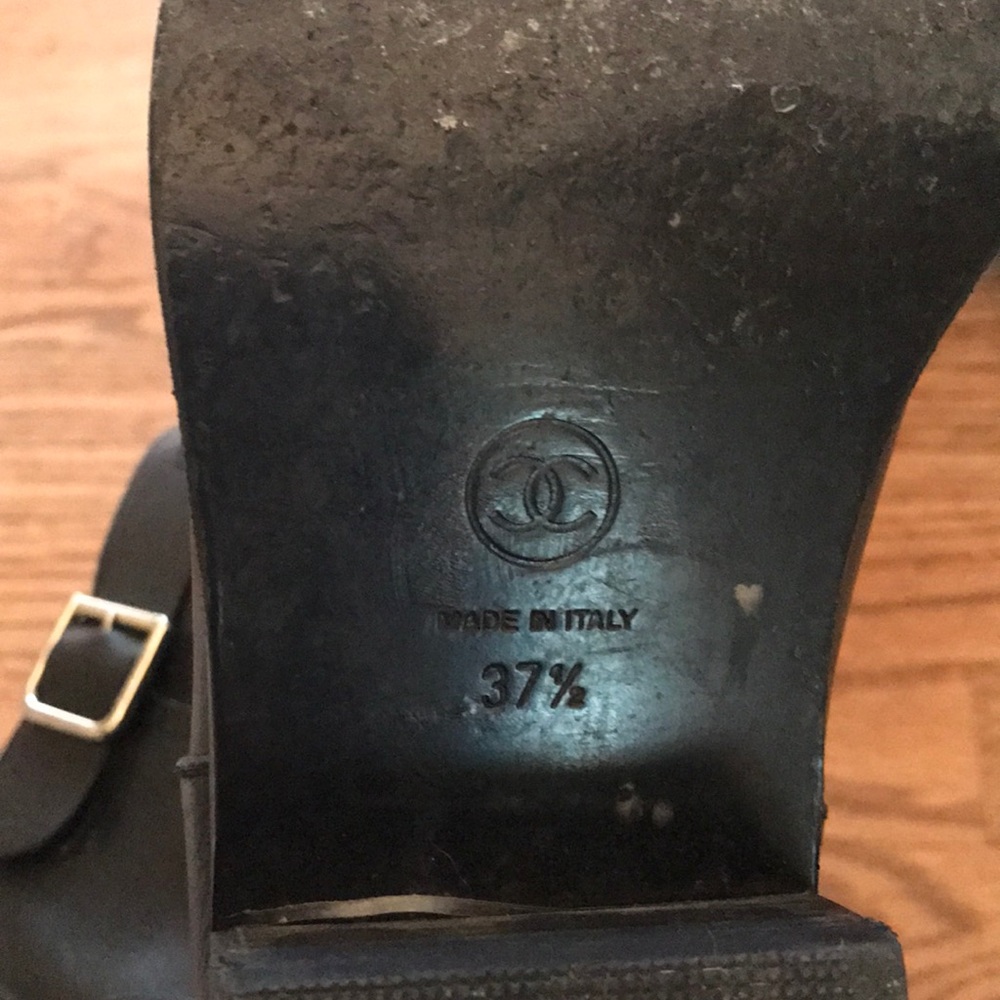 CHANEL Vintage Leather Boots - Picture 4 of 5